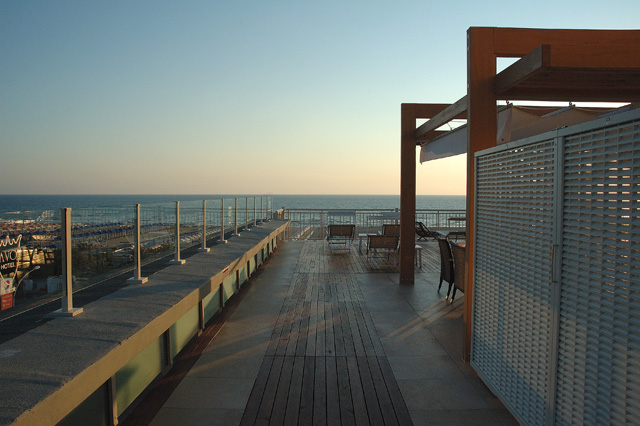 Terrazzo Hotel - gres 60x60 + parquet